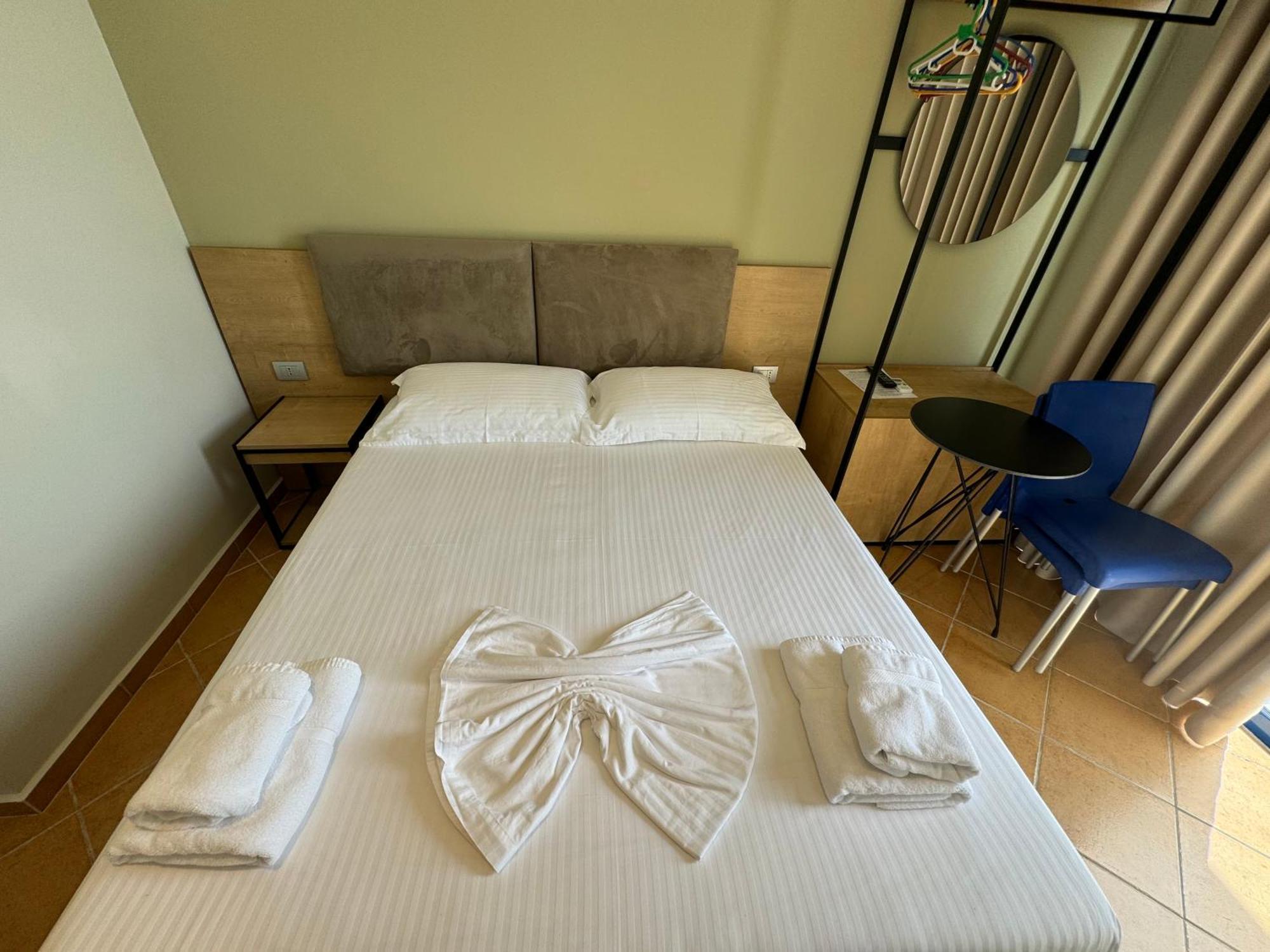 Hotel Cekodhima ราดฮีมือ ภายนอก รูปภาพ